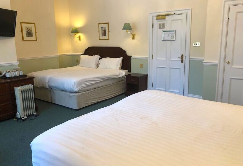 Семейный Номер, Lynford Hall Hotel