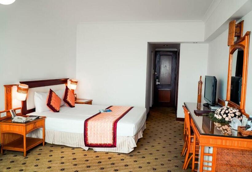 اتاق لوکس با چشم‌انداز باغ, Thang Loi Hotel Hanoi