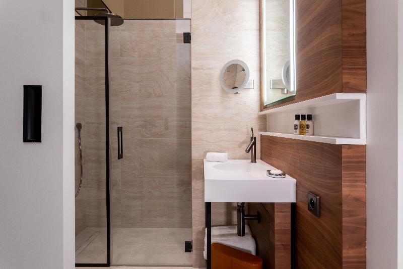 اتاق کلاسیک, Intercontinental Paris Champs Elysées Etoile, An Ihg