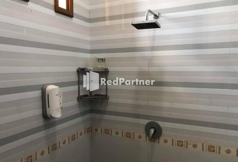 Номер Deluxe, Reddoorz At Daffi Araya
