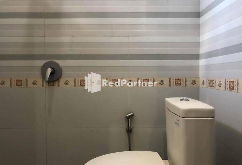 Номер Deluxe, Reddoorz At Daffi Araya