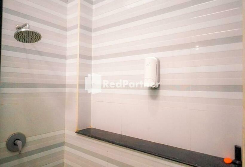 غرفة ديلوكس, Reddoorz At Daffi Araya
