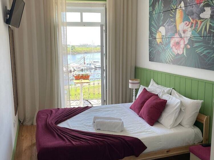Номер Стандарт, Naval Guest House & Bistro