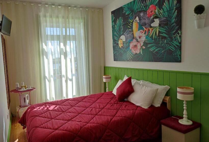 Quarto Estandar com Sacada, Naval Guest House & Bistro