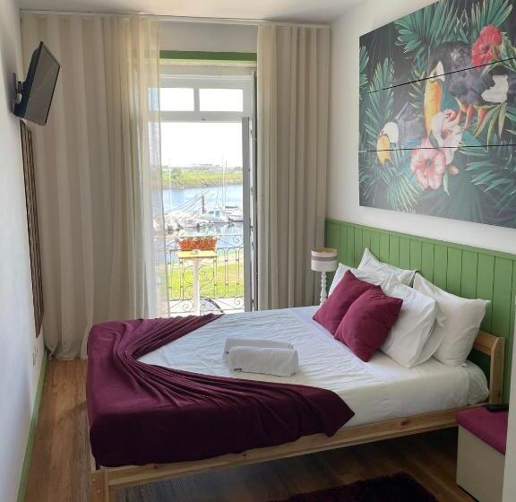 Quarto Estandar com Sacada, Naval Guest House & Bistro