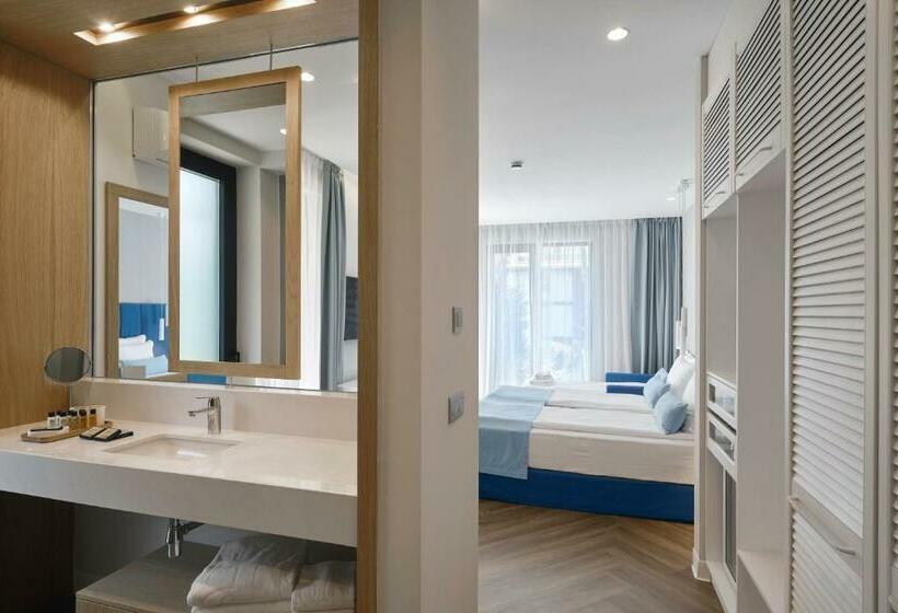 Семейный Номер, Viva Mare Beach Hotel By Santa Marina