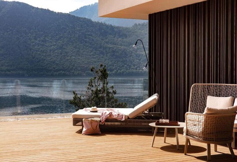 1 Bedroom Penthouse Apartment, Laqua By The Lake