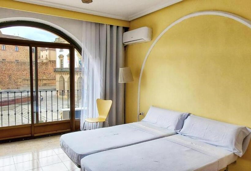 اتاق استاندارد با چشم‌انداز شهر, Hostal Martes Cáceres Plaza Mayor   Tercer Piso Sin Ascensor