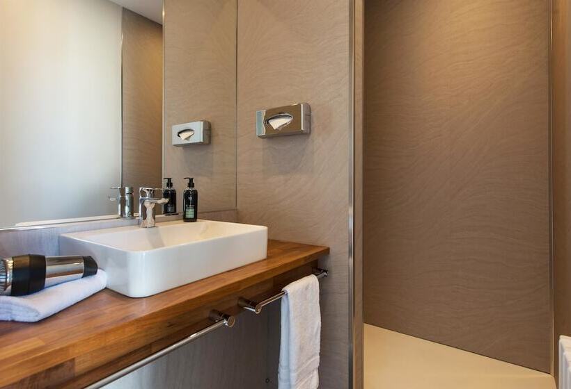 اتاق راحتی با چشم‌انداز دریا, Best Western Hotel De La Plage Saint Marc Sur Mer