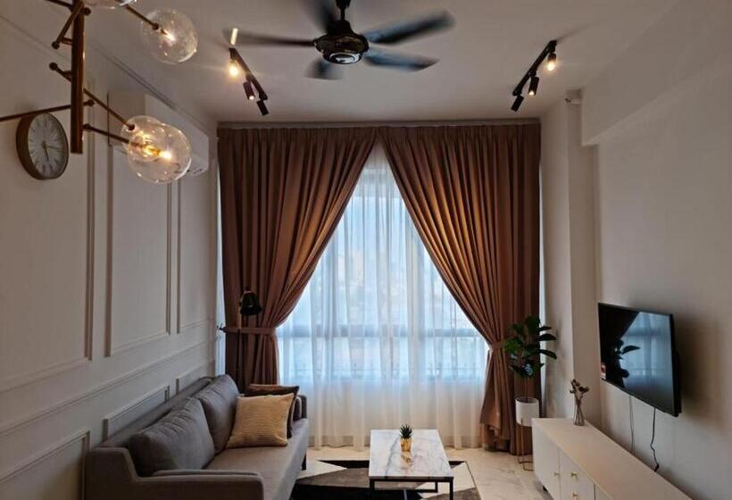 패밀리 스위트, Zulanie Suite Troika Residence, Spacious And Cozy With Pool, Free Wifi & Netflix In Golden Triangle