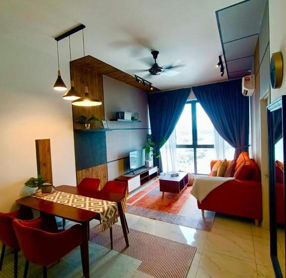 디럭스 스위트 킹 침대, Zulanie Suite Troika Residence, Spacious And Cozy With Pool, Free Wifi & Netflix In Golden Triangle
