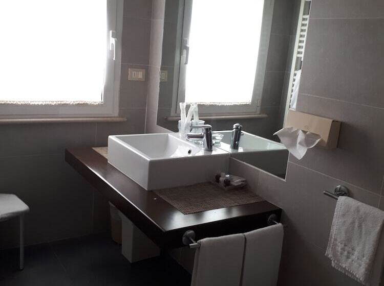 Quarto Superior, Accademia