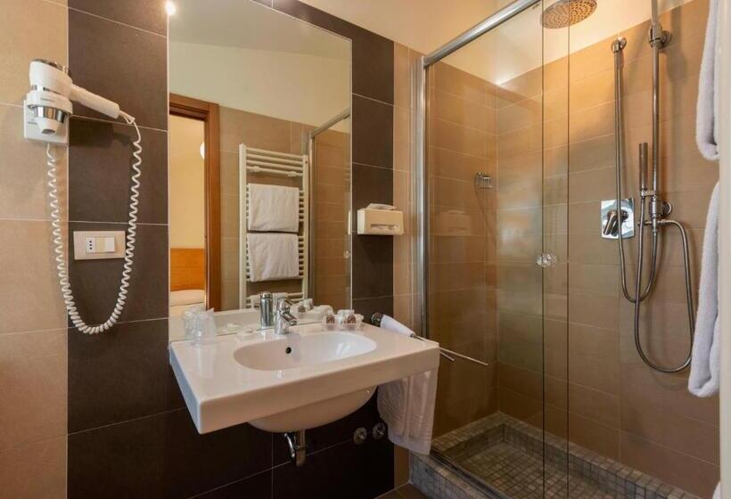Quarto Superior, Accademia