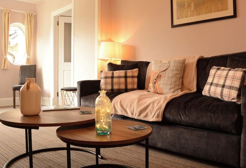 سوییت لوکس, Creag Mhor Lodge