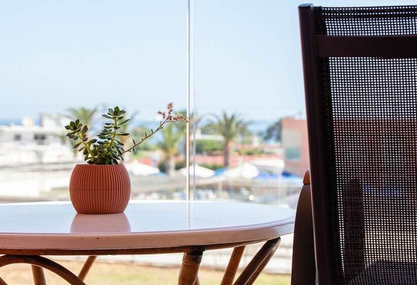 اتاق استاندارد سه نفره, Rethymno Village