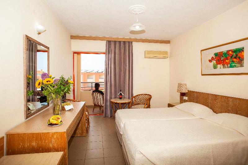 اتاق استاندارد چهار تخته, Rethymno Village