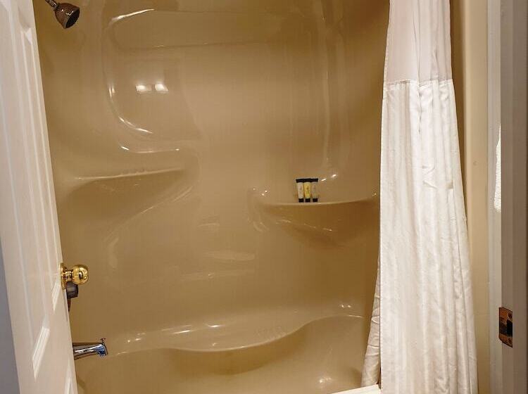 غرفه قياسيه سريرين مزدوجين, Riverland Inn & Suites