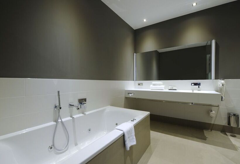 اتاق کلاب, Van Der Valk Hotel Brussels Airport