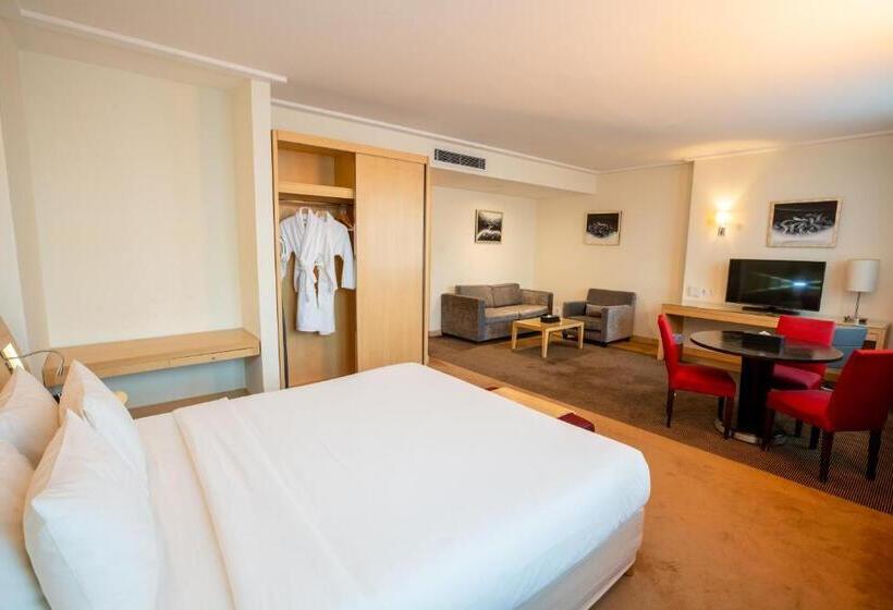 Полулюкс, Novotel Riyadh Al Anoud