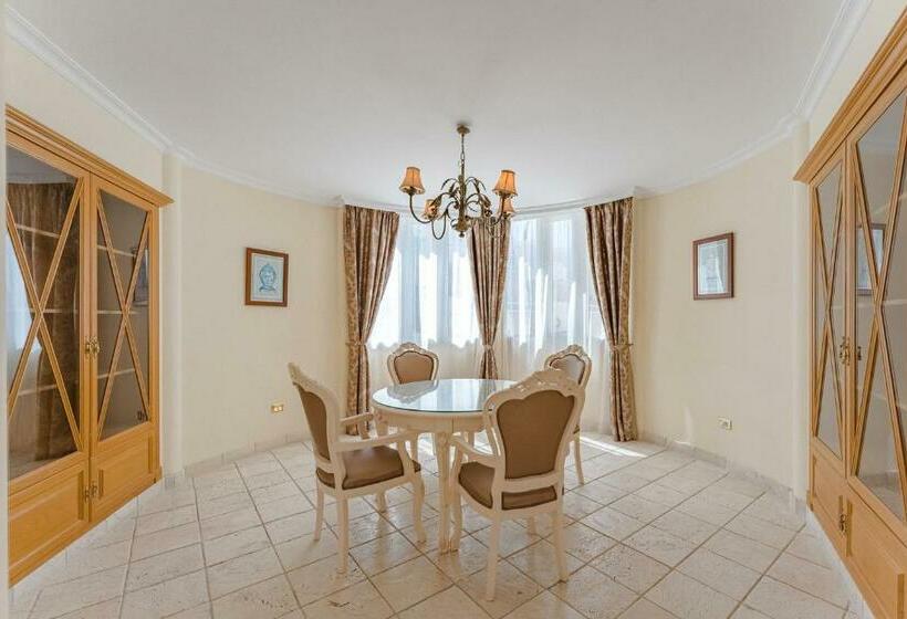 Королевский Люкс, Flamingo Suites Boutique