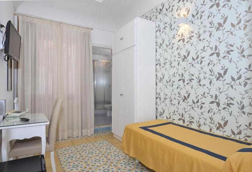 اتاق اکونومی یک تخته, 7bello