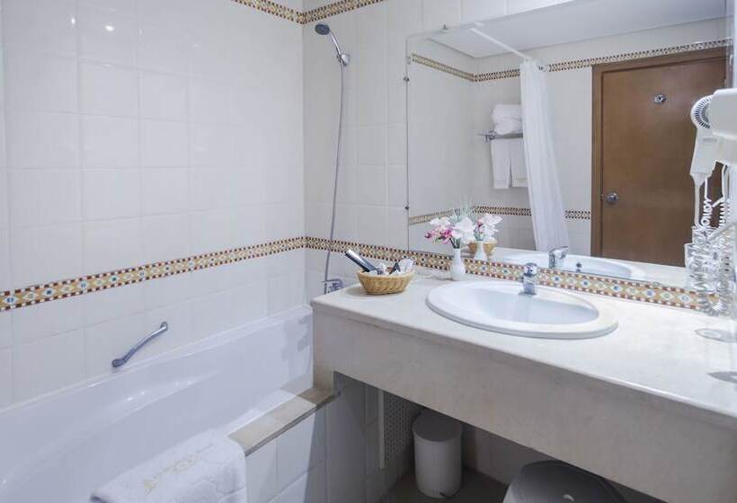 Triple Room Sea View, Itropika