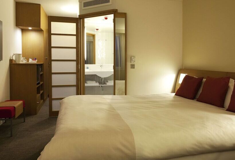 Номер Superior, Novotel Liverpool Centre