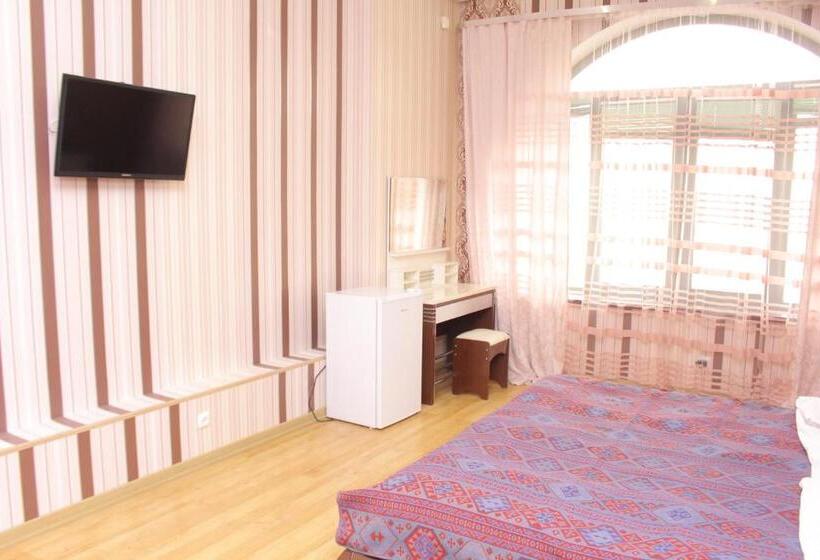 اتاق لوکس, Ivy Boutique