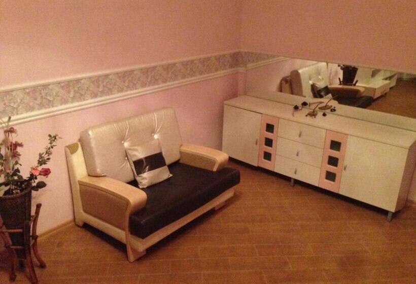 اتاق استاندارد سه نفره, Ivy Boutique