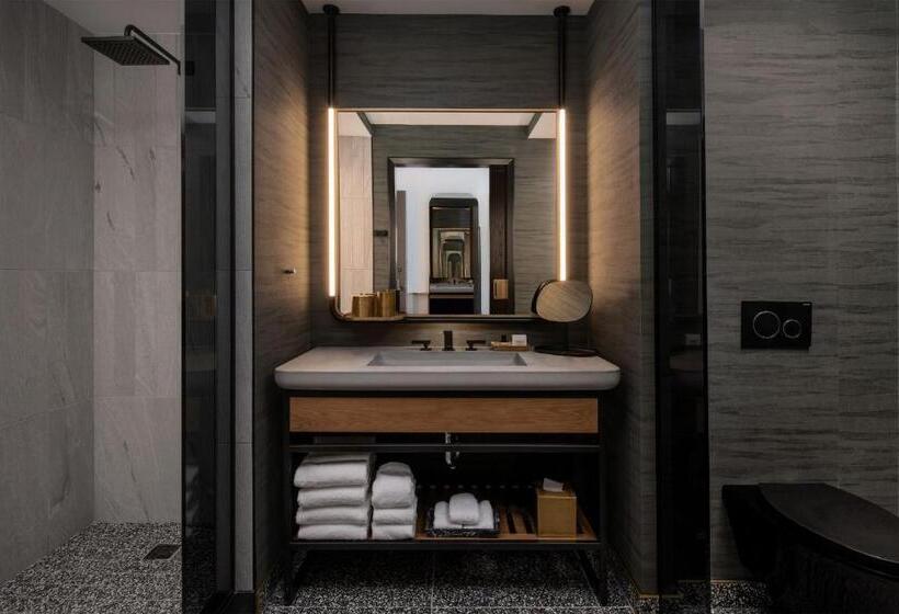استودیوی استاندارد, Thompson Austin, By Hyatt