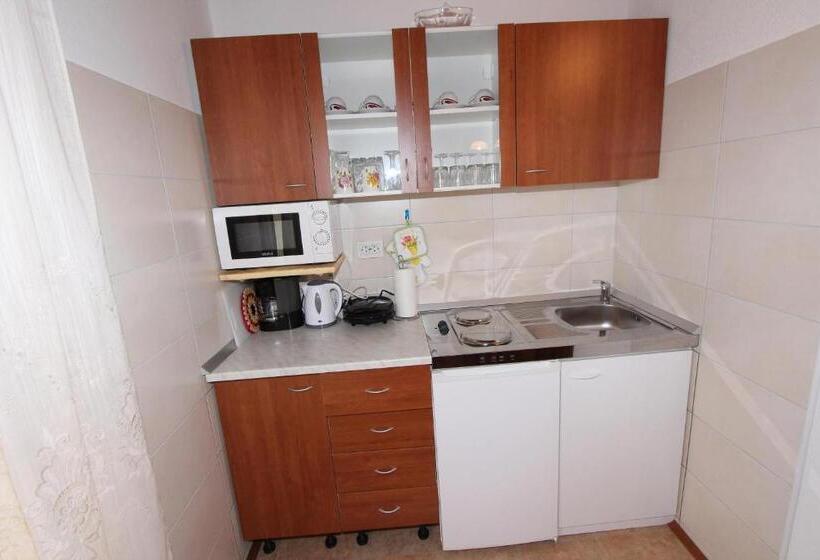 침실 2개 아파트, Guest House Milotic