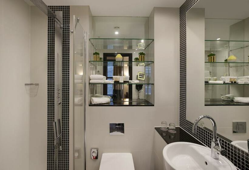 Номер Superior, Leonardo Royal London St Paul’s