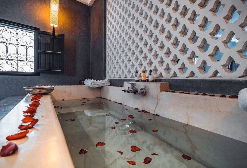 سوییت لوکس, Ambre Epices Medina Riad