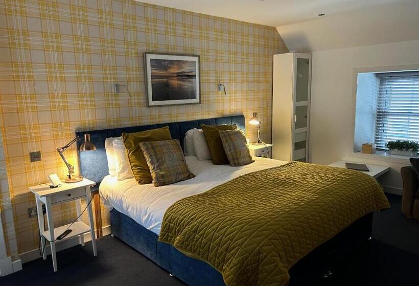 Family Suite, Lochindaal