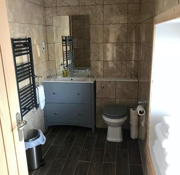 Family Suite, Lochindaal