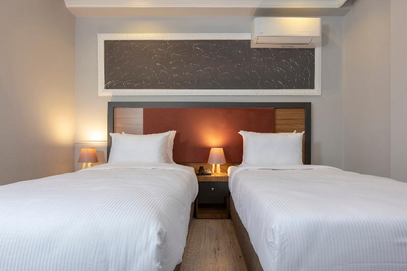 اتاق استاندارد سه تخته با بالکن, Toprak Apart Otel