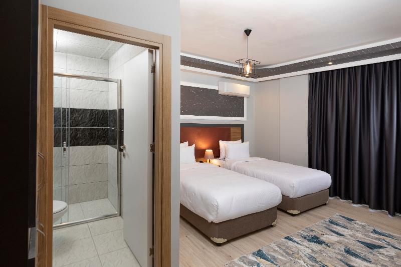 اتاق استاندارد سه تخته با بالکن, Toprak Apart Otel