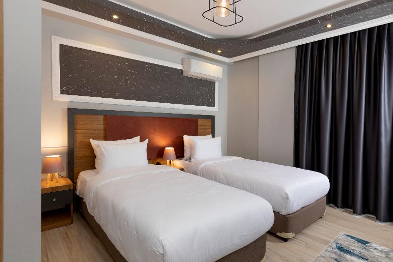 اتاق استاندارد سه تخته با بالکن, Toprak Apart Otel