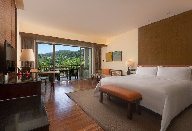 Номер Deluxe Вид на Горы, Le Méridien Shimei Bay Beach Resort & Spa