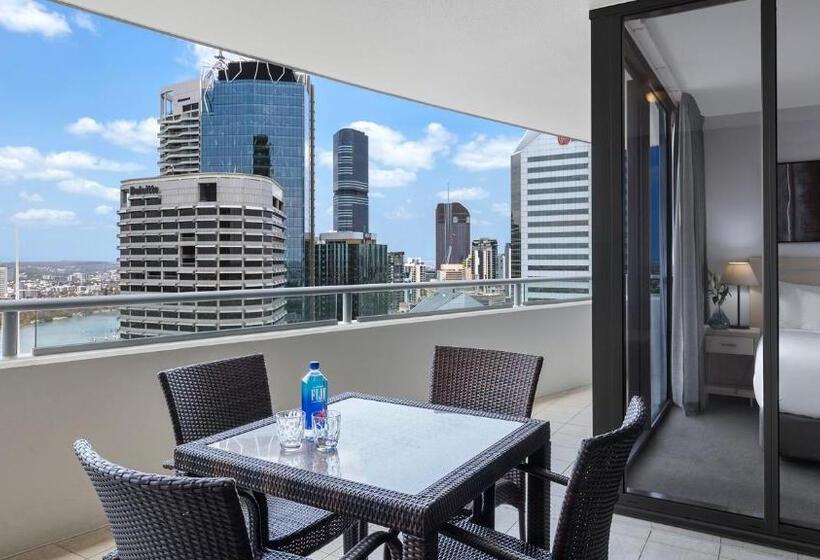 1 Bedroom Apartment River View, Oaks Brisbane Aurora Suites