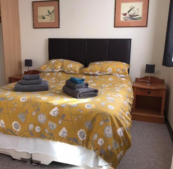 اتاق استاندارد, Dolphin Hotel Public House Weymouth