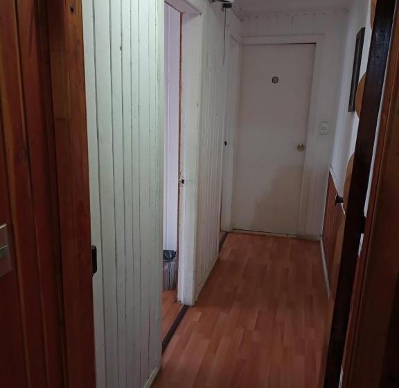 Четырехместный номер эконом класса с общей ванной комнатой, Hostal Valentino Villarrica
