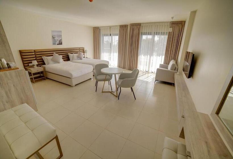 غرفة ديلوكس مطلّة علي البحر مزوَّدة بشُرفة, Sea View