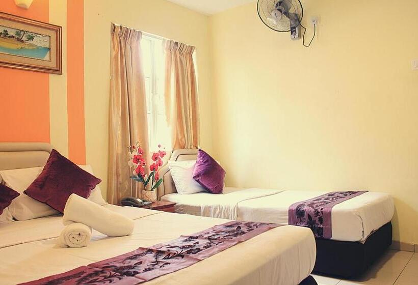 Номер Стандарт Трехместный, Sun Inns Meru Raya