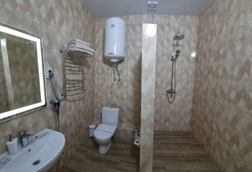 חדר דחוקס עם מיטת קינג, ник аэро