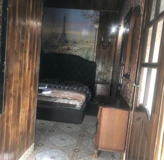 استودیو استاندارد با تخت کینگ, Chateau