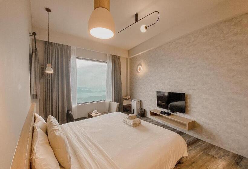 اتاق استاندارد با بالکن و چشم‌انداز دریا, Two Easy Inn