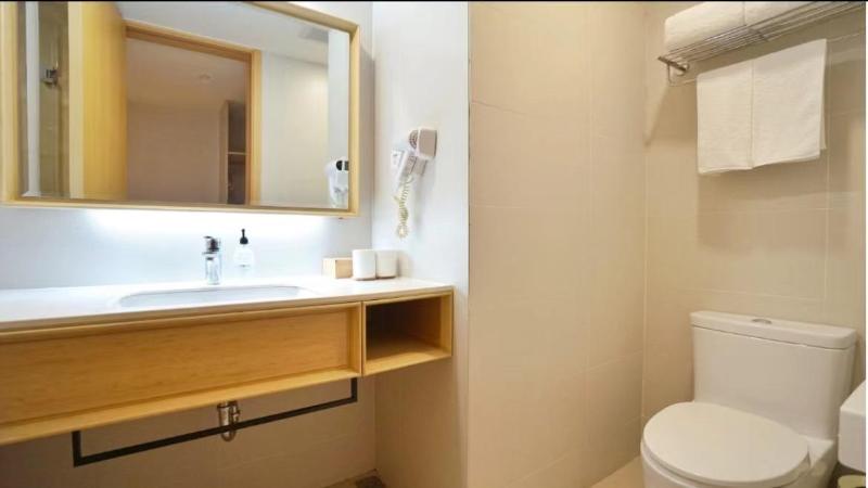 Номер Superior, Atour Hotel Zhengzhou Xinzheng International Airport