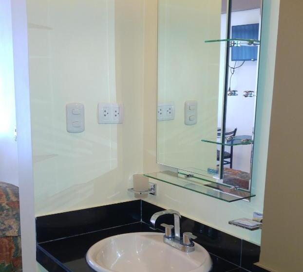 اتاق استاندارد چهار تخته, Regency Plaza