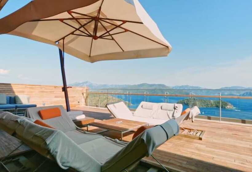 سوئیت پرزیدنت, D Maris Bay